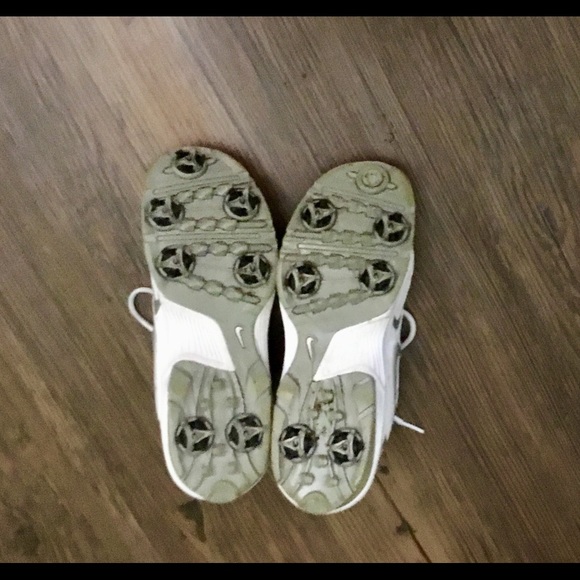 Nike Golf shoes 🎉HOST PICK🎉 - Picture 3 of 3